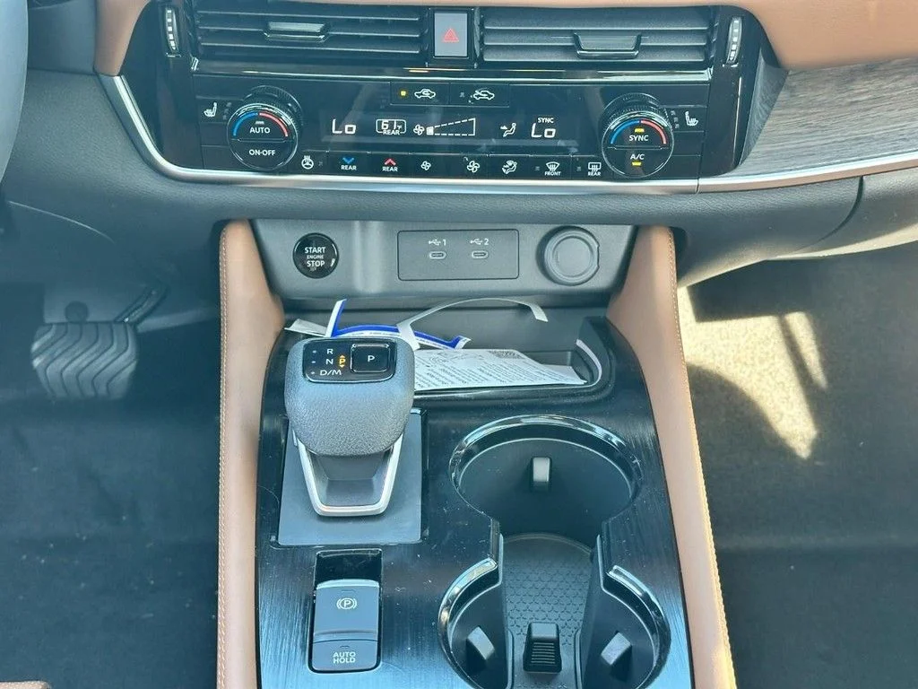 New 2026 White Nissan Platinum image 9