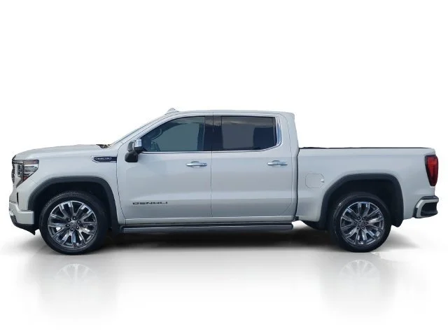 Used 2023 WHITE FROST TRICOAT GMC Denali image 4