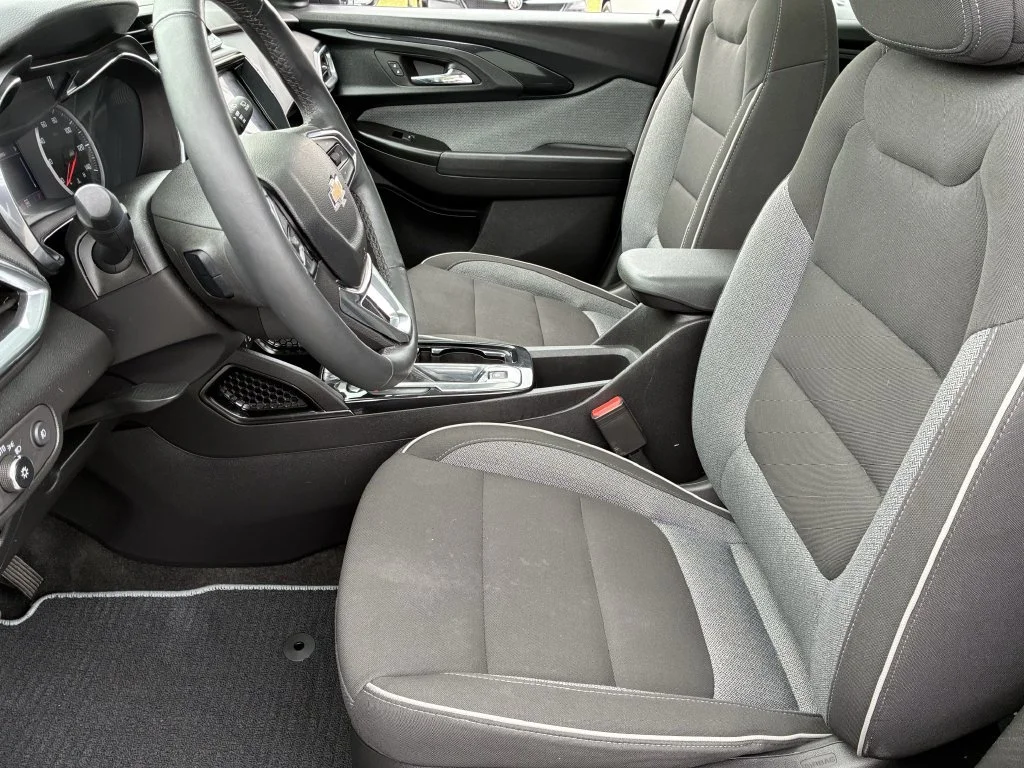 Used 2023 STERLING GRAY METALLIC Chevrolet LT image 15