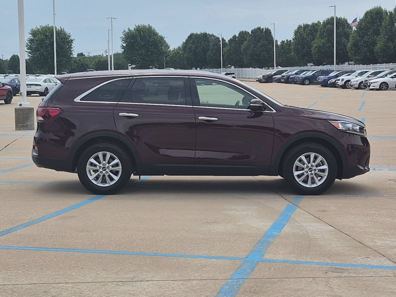 Used 2019 Sangria Kia LX image 5
