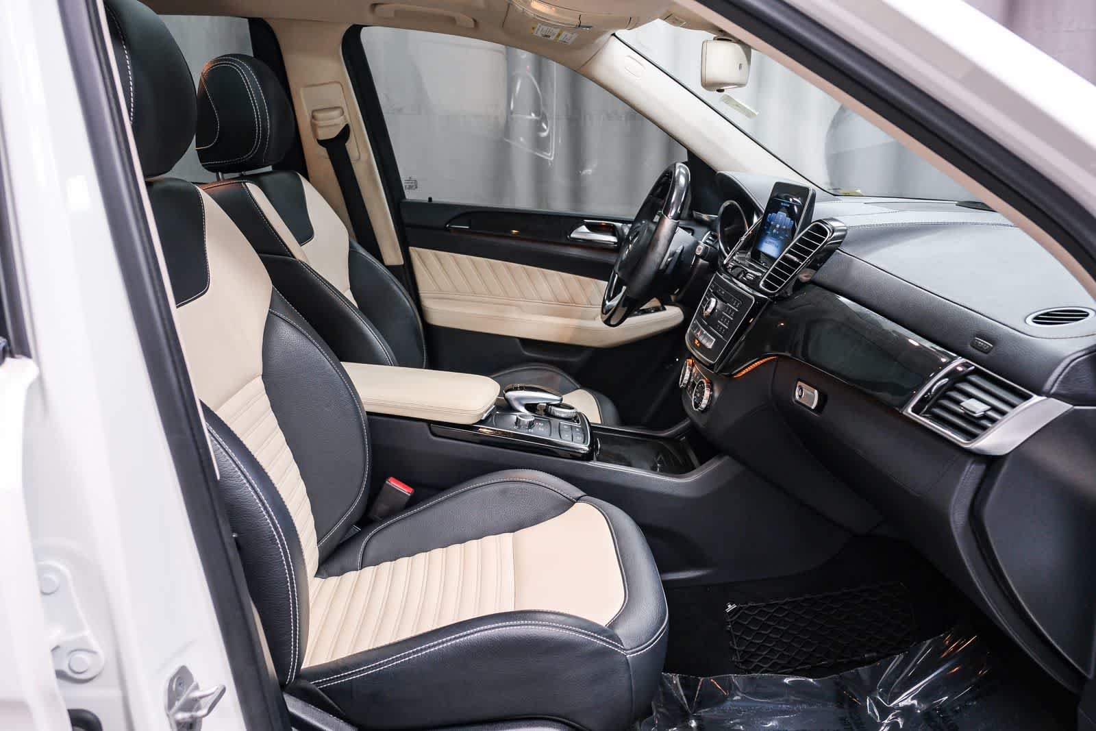 Used 2018 Polar White Mercedes-Benz AMG® GLE 43 image 22