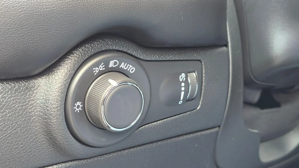 Used 2025 Night Moves Dodge R/T Plus image 26