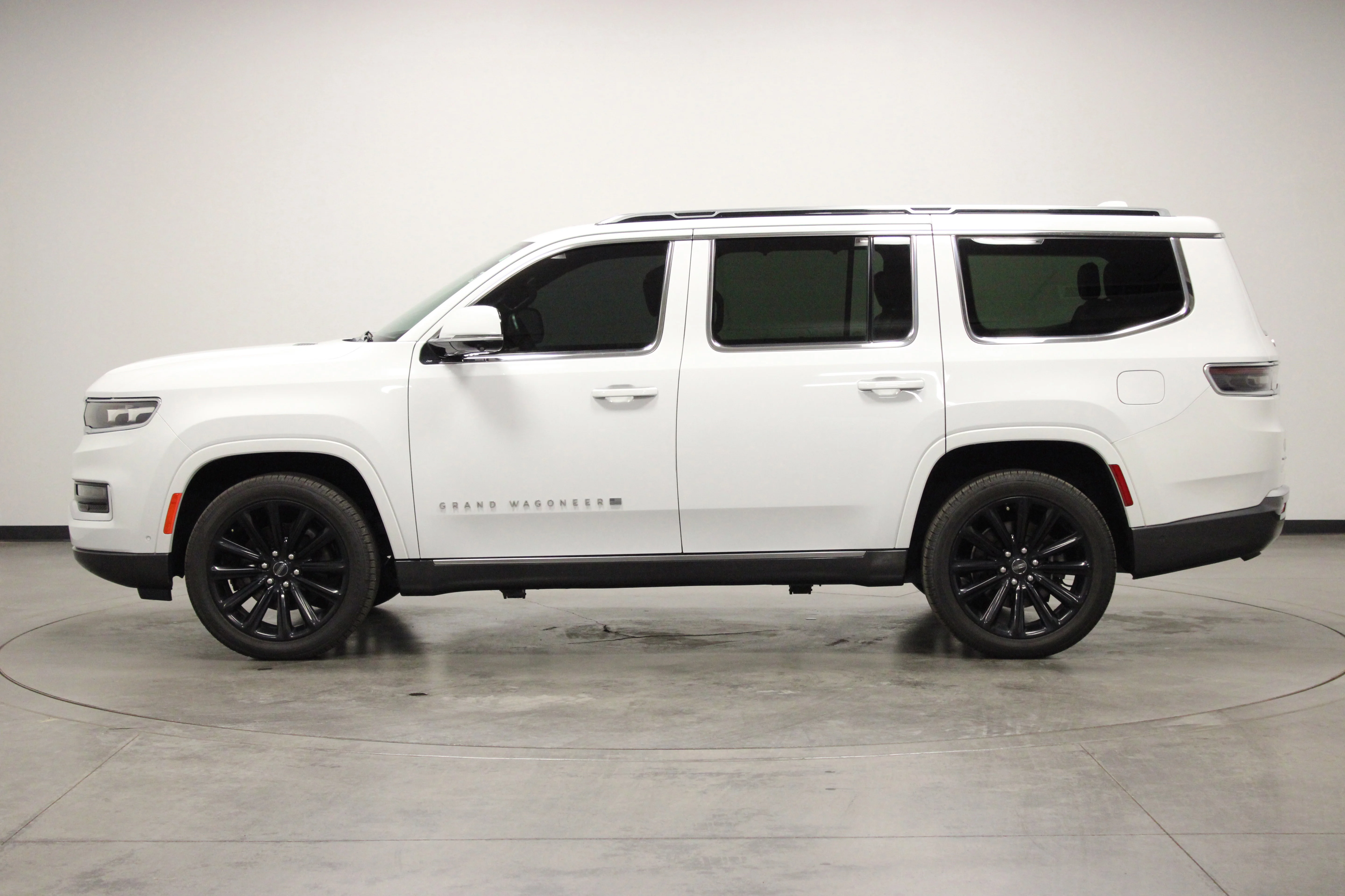 Used 2022 Bright White Clearcoat Jeep Series II image 5