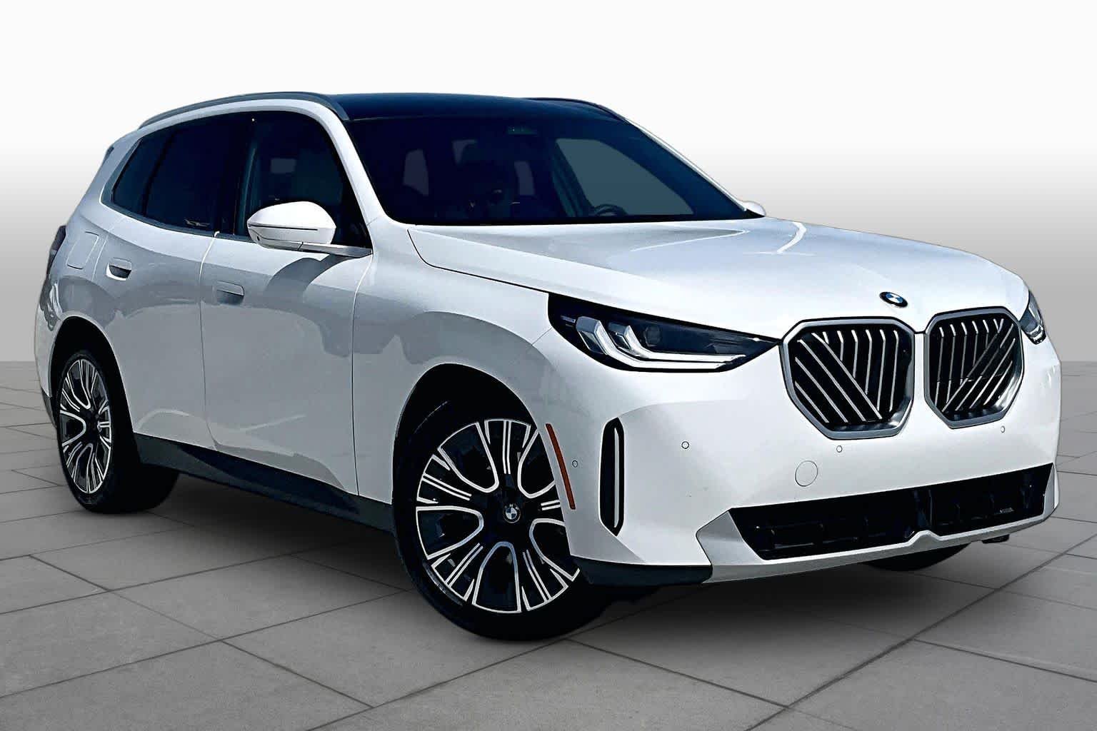 Used 2025 Alpine White BMW 30 xDrive image 2