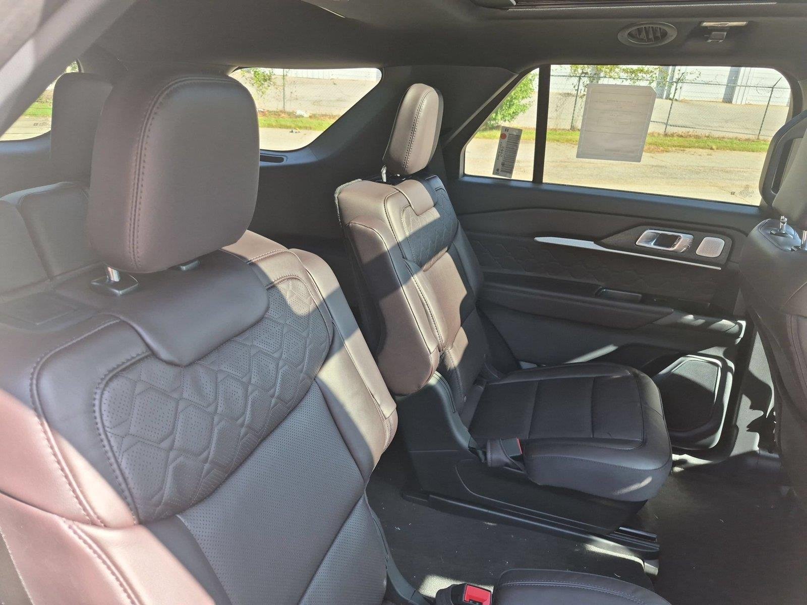 New 2027 Star White Metallic Tri-Coat Ford Platinum™ image 34
