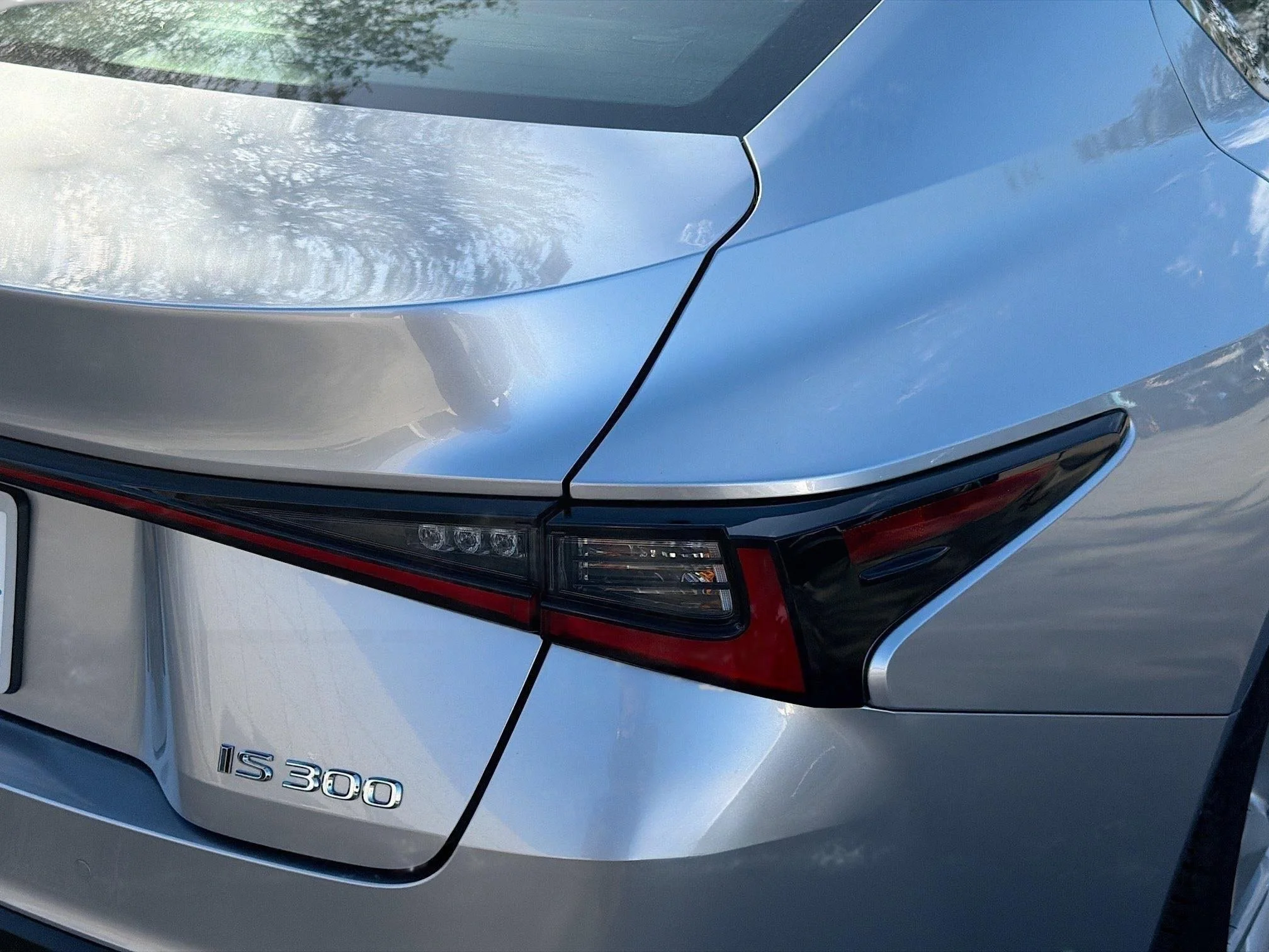 2025 Lexus IS 300 - Photo 23
