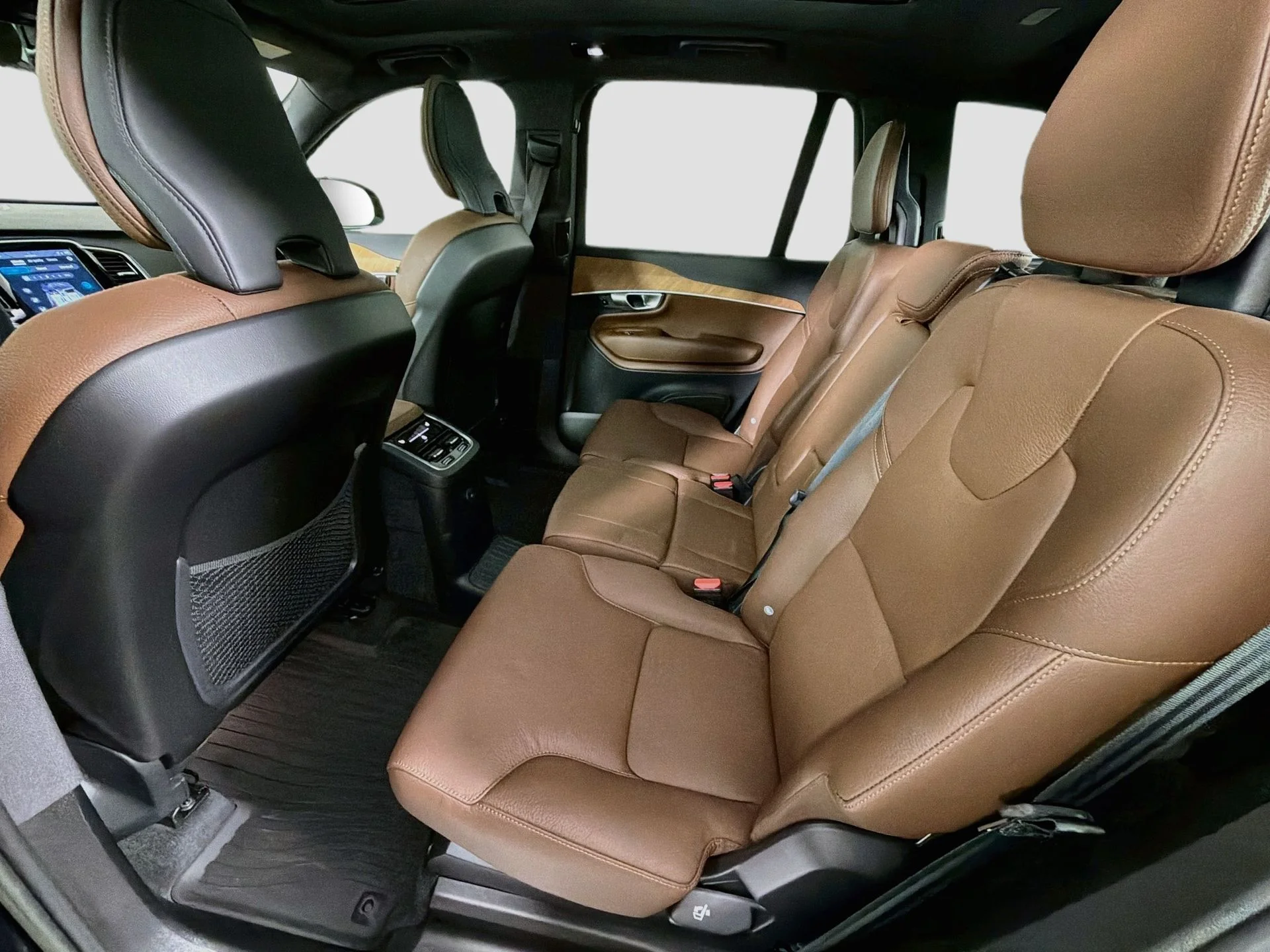 Certified Used 2023 Onyx Black Volvo Plus image 27