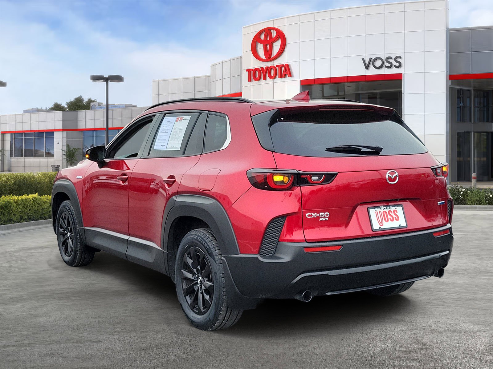 2025 Mazda CX-50 Hybrid Premium, photo 2 of 12