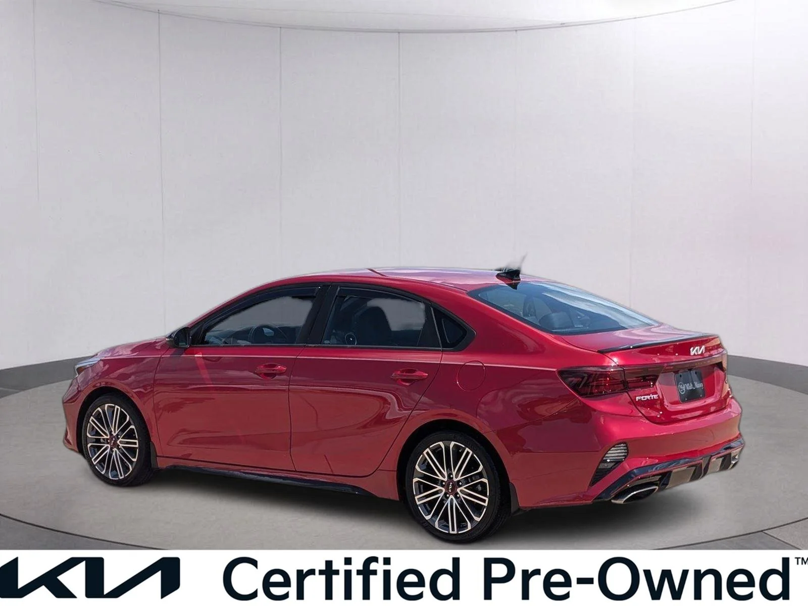 Used 2022 Currant Red Kia GT image 3