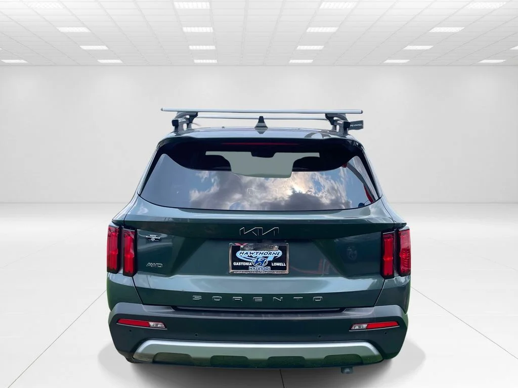 Used 2022 Green Kia X-Line SX Prestige image 5