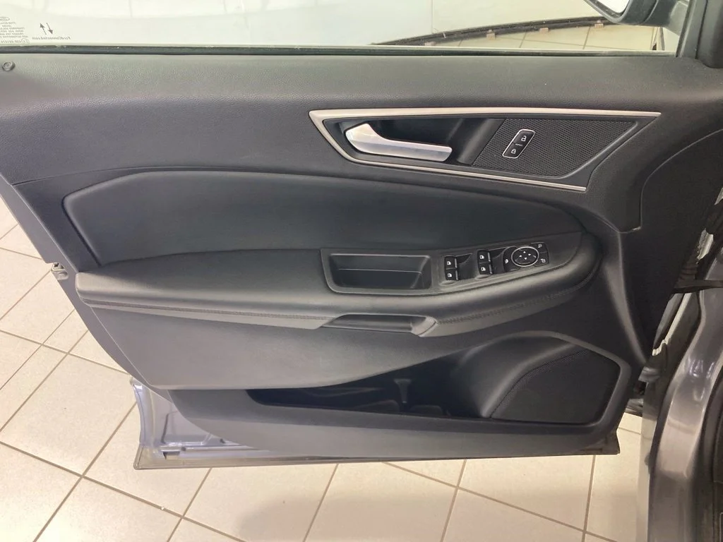 Used 2024 Gray Ford SEL image 13