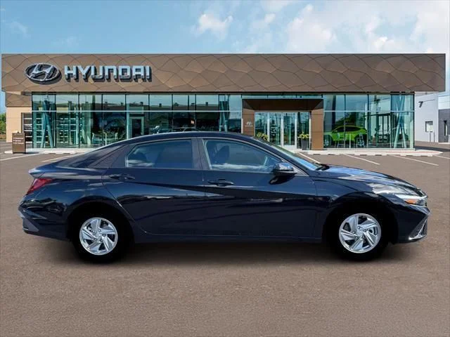 New 2026 Abyss Black Hyundai SE image 9