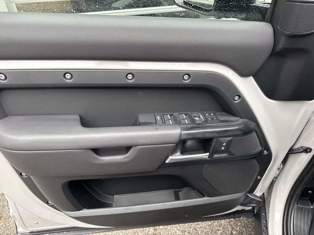 New 2026 Borasco Grey Land Rover X-Dynamic SE image 18