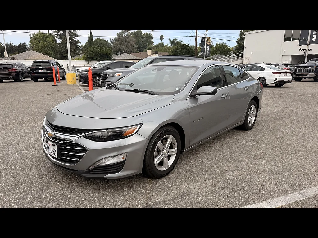 Used 2024 Sterling Gray Metallic Chevrolet LT image 2