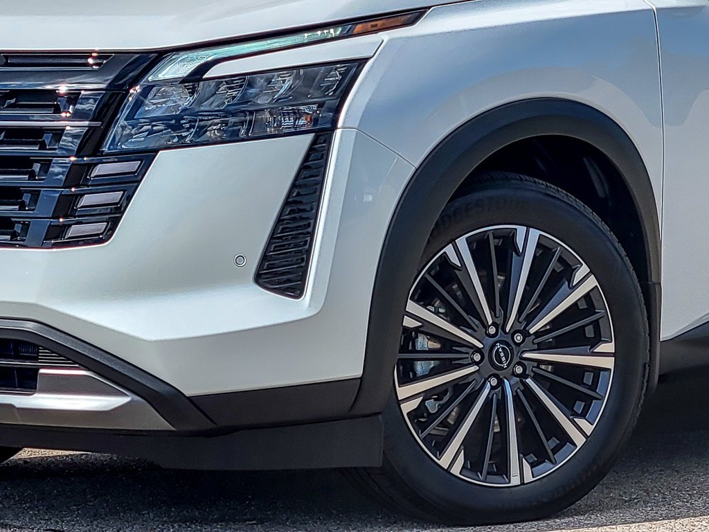New 2026 Everest White Pearl Tricoat Nissan Platinum image 3