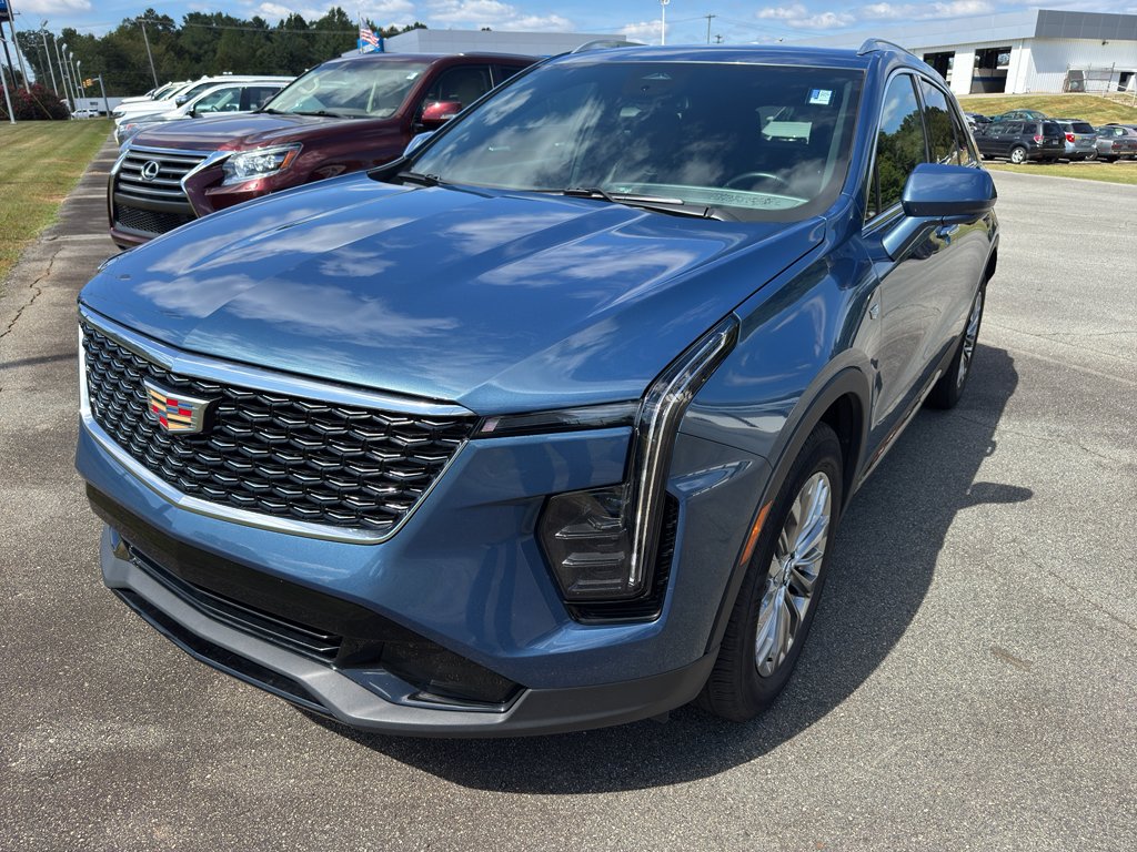 2025 Cadillac XT4 Premium Luxury
