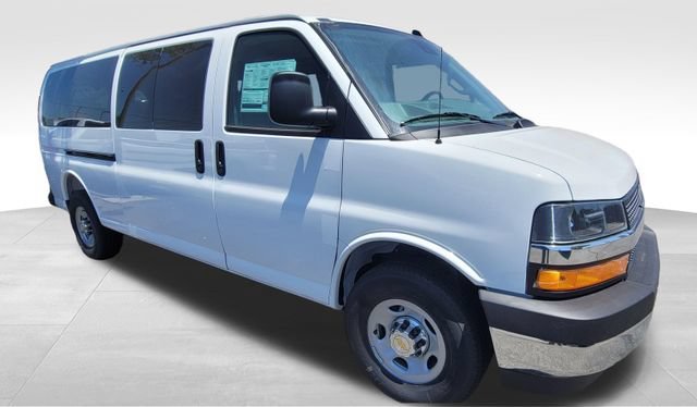 New 2026 Summit White Chevrolet 1LT image 7