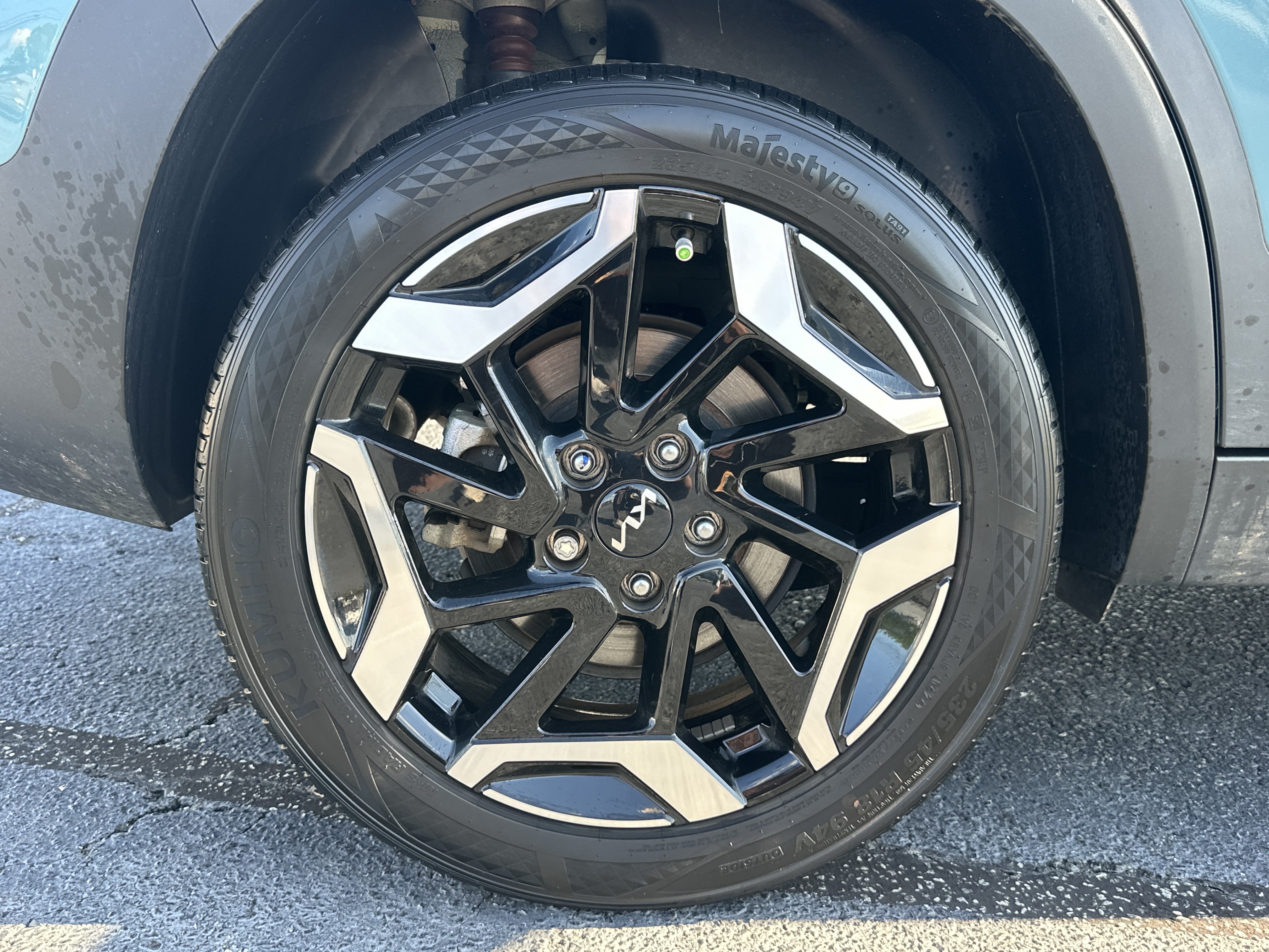 Used 2024 Pluton Blue/Black Roof Kia SX image 18