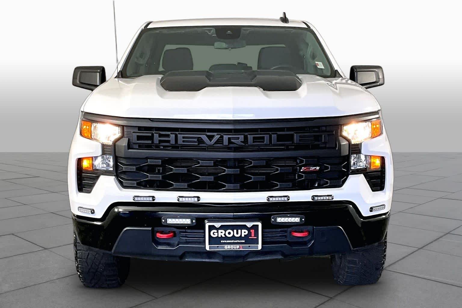 Used 2025 Summit White Chevrolet Custom Trail Boss image 4