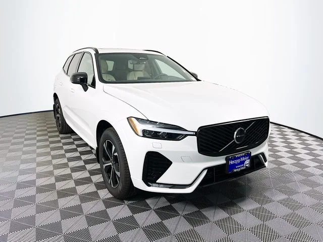 2026 Volvo XC60 B5 Core Dark AWD's photo