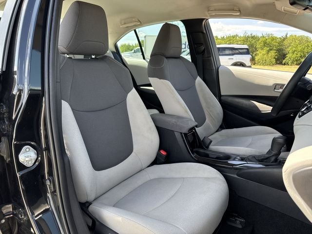Used 2020 Black Toyota L image 23