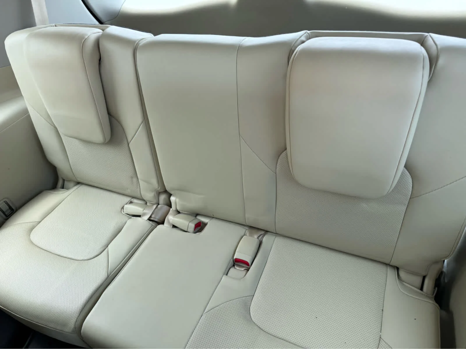 Used 2019 Moonstone White INFINITI LUXE image 26