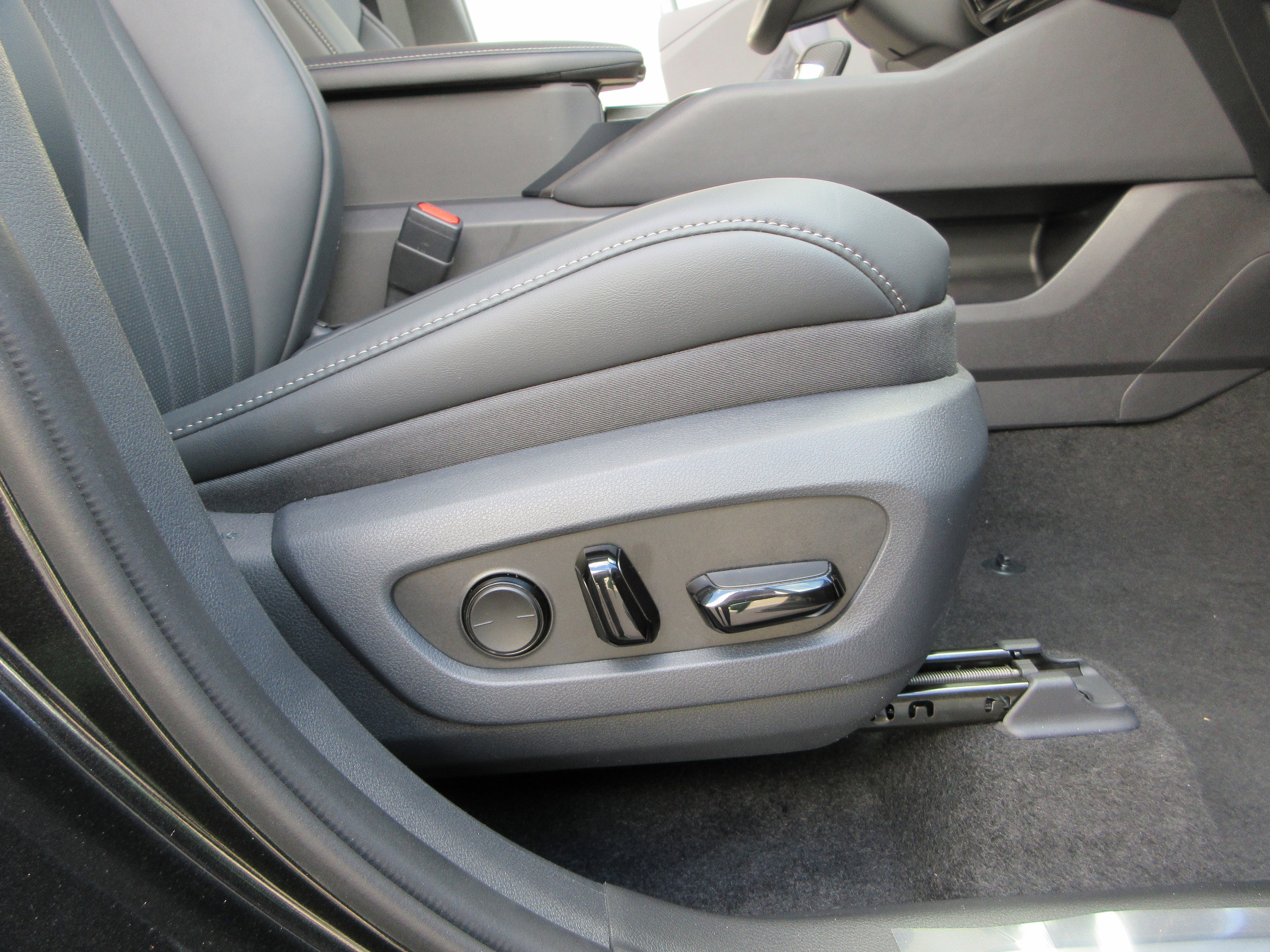 New 2026 Caviar Lexus F SPORT PERFORMANCE PREMIUM AWD image 30