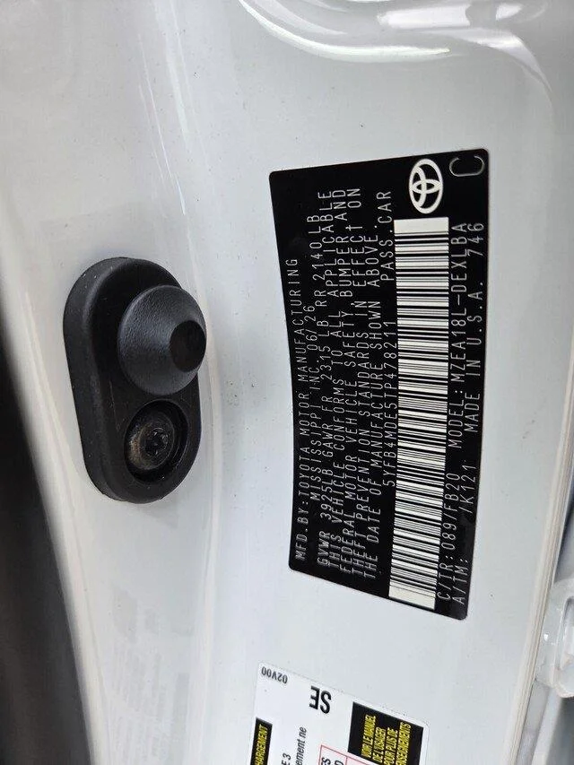 Used 2026 Wind Chill Pearl Toyota LE image 31