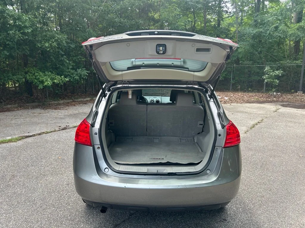 Used 2015 Gray Nissan S image 29