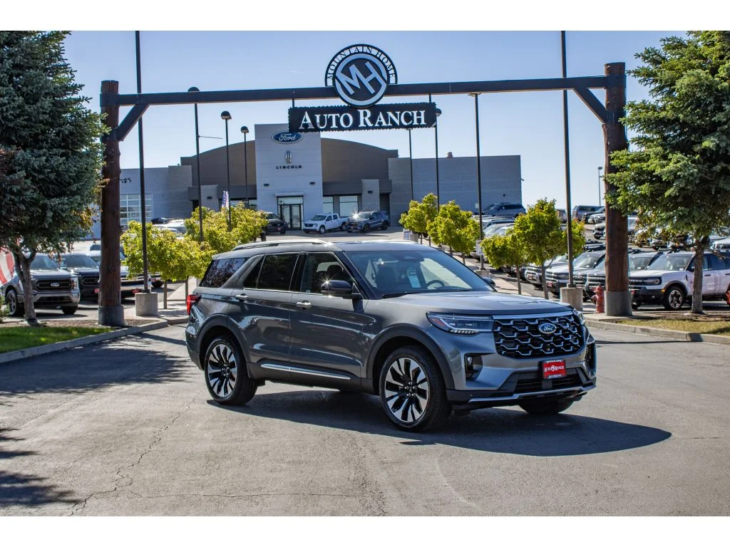 2026 Ford Explorer Platinum 4WD's photo