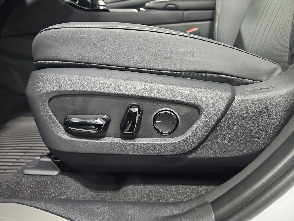 New 2026 Ultra White Lexus PREMIUM image 28