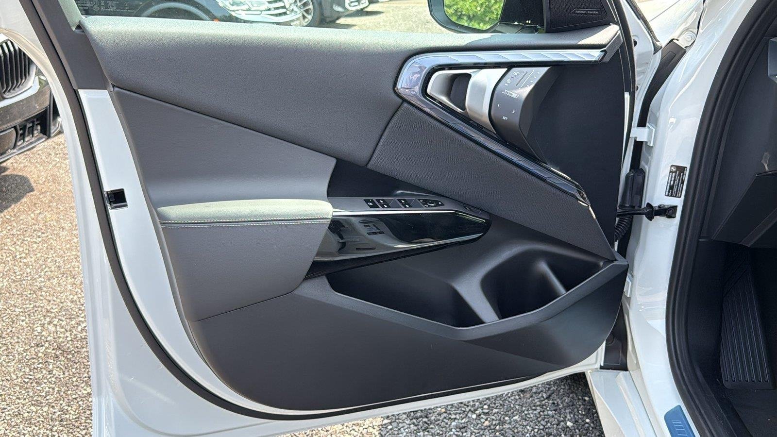 New 2026 Alpine White BMW M50 xDrive image 9