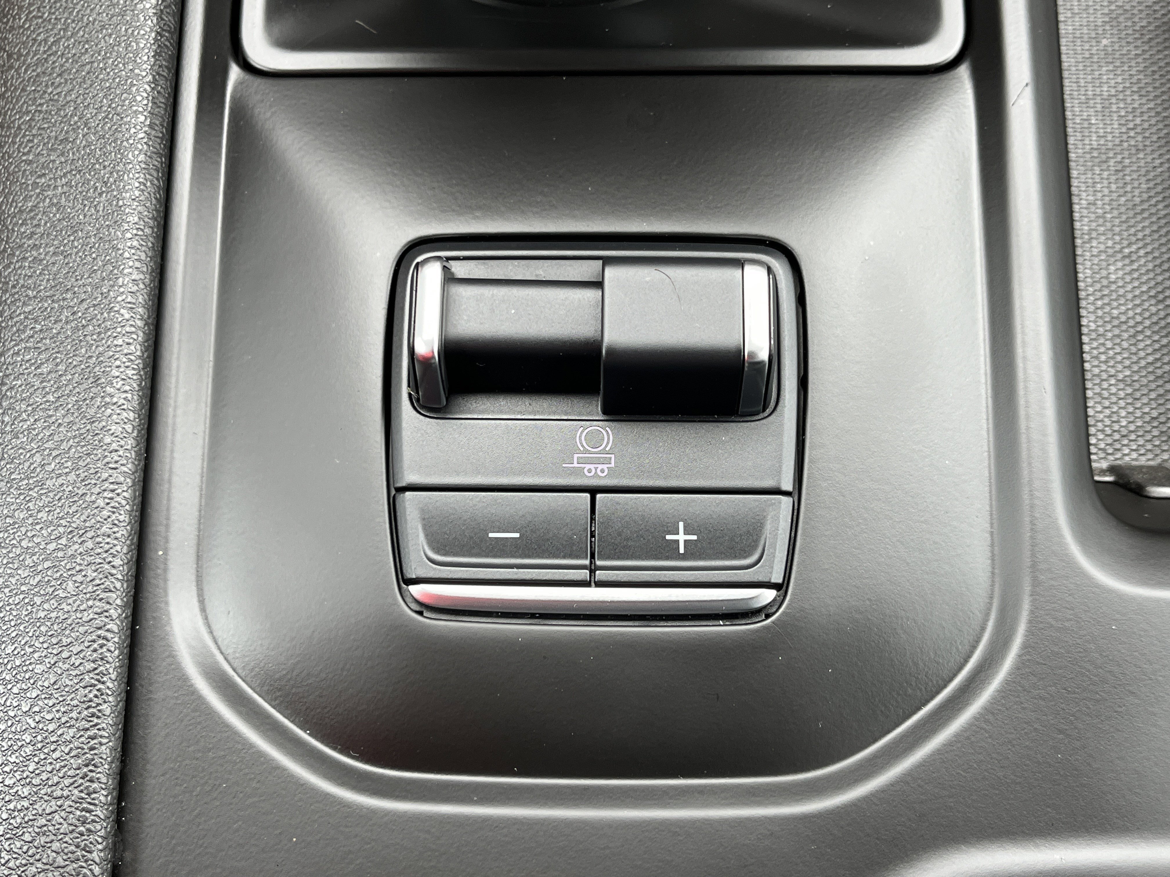 Used 2025 Summit White GMC AT4 image 7
