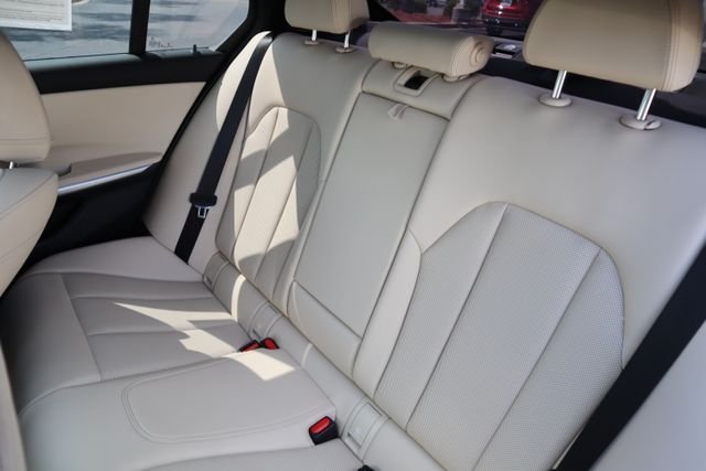Used 2023 Black Sapphire Metallic BMW 330i image 21