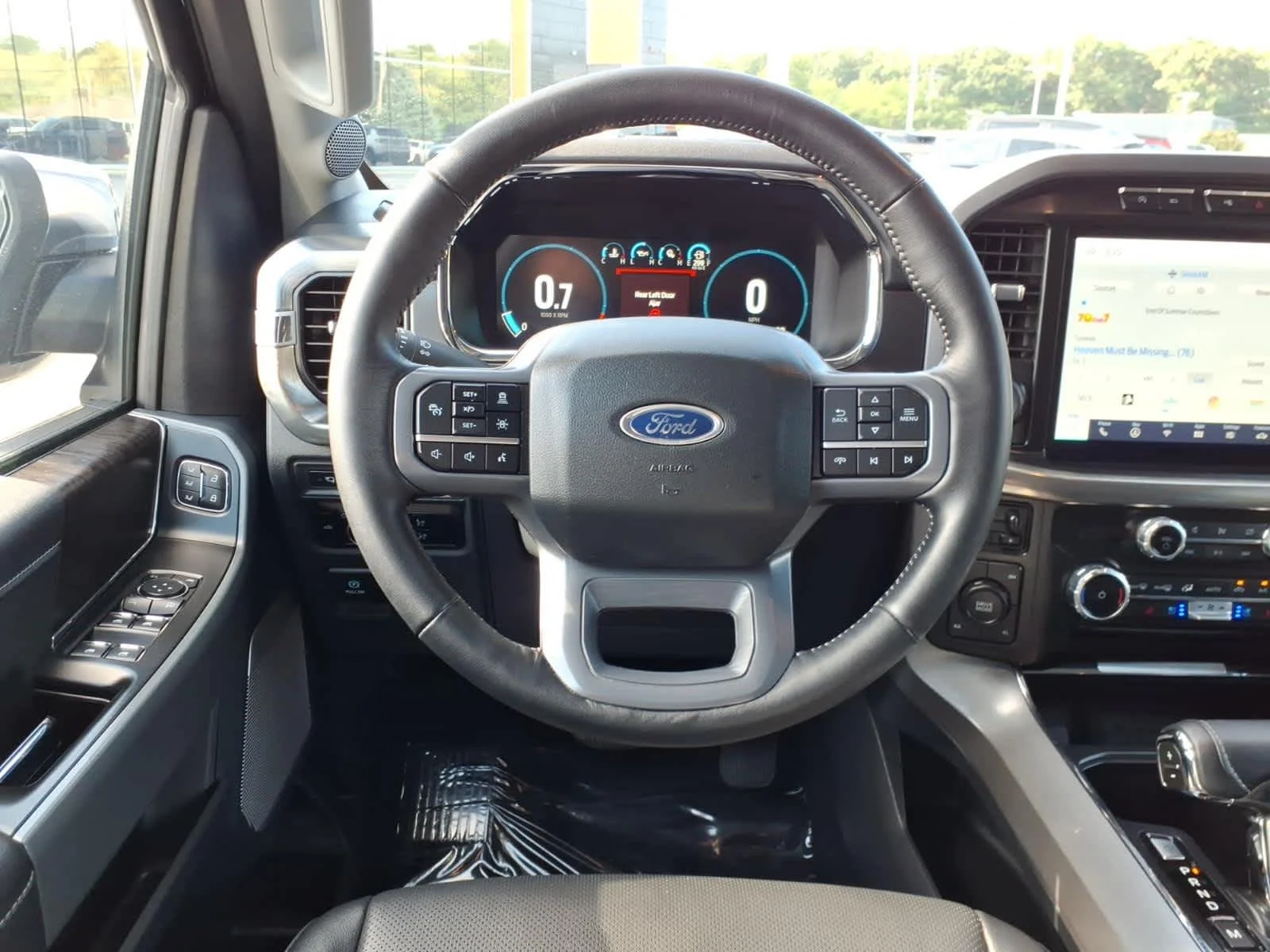 Used 2023 Agate Black Ford LARIAT image 14
