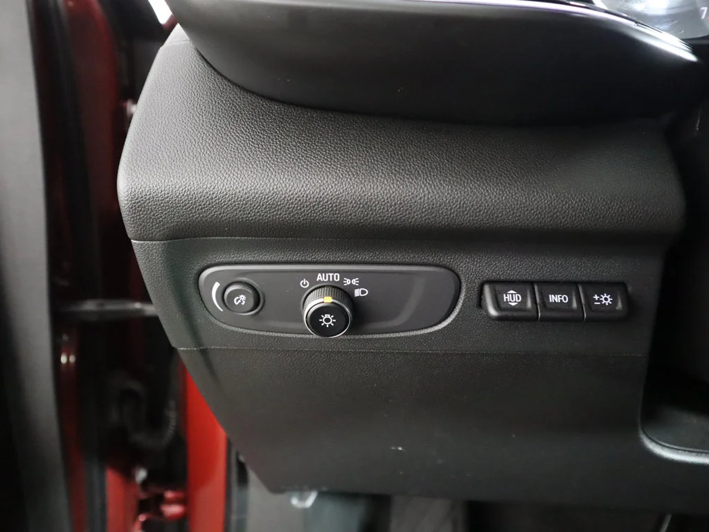 Used 2023 Cinnabar Metallic Buick Avenir image 47