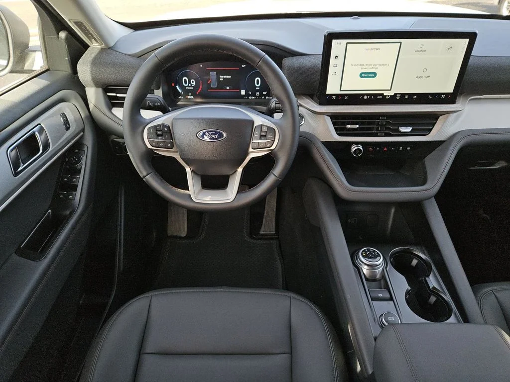 New 2026 Space White Metallic Ford Active image 4