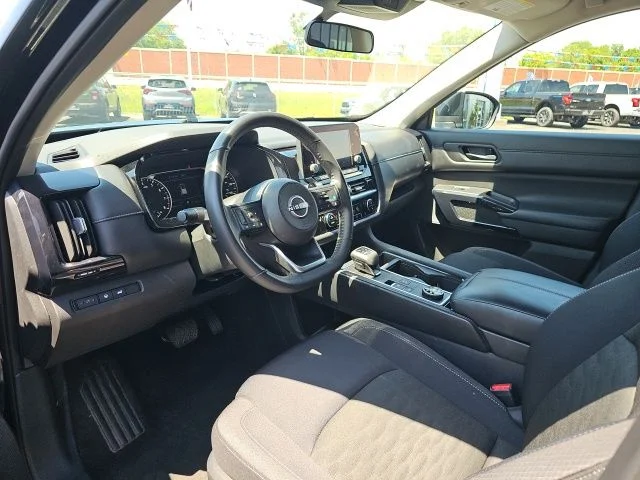 Used 2025 Super Black Nissan SV image 10