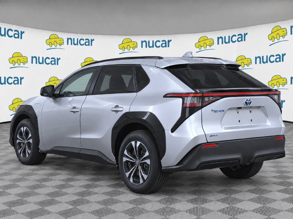 Used 2025 Silver Toyota XLE image 3
