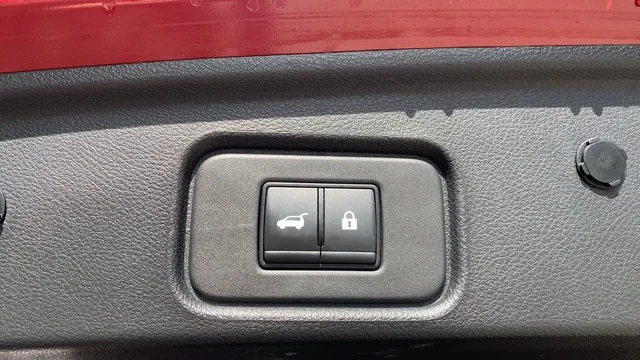 Used 2023 Scarlet Ember Tintcoat Nissan SL image 40