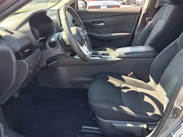 Used 2021 Gray Nissan SV image 5