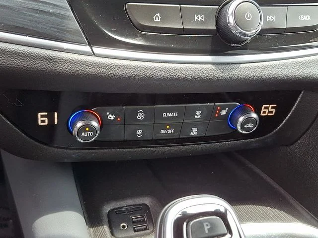 Used 2021 Black Buick Essence image 18
