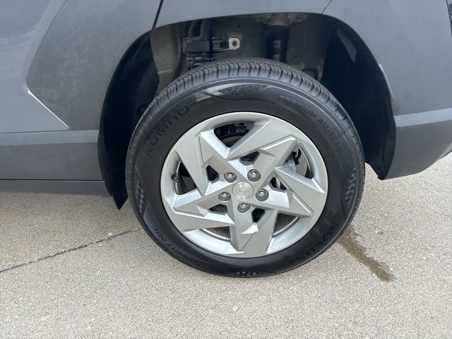 Certified Used 2025 Gray Hyundai SE image 10