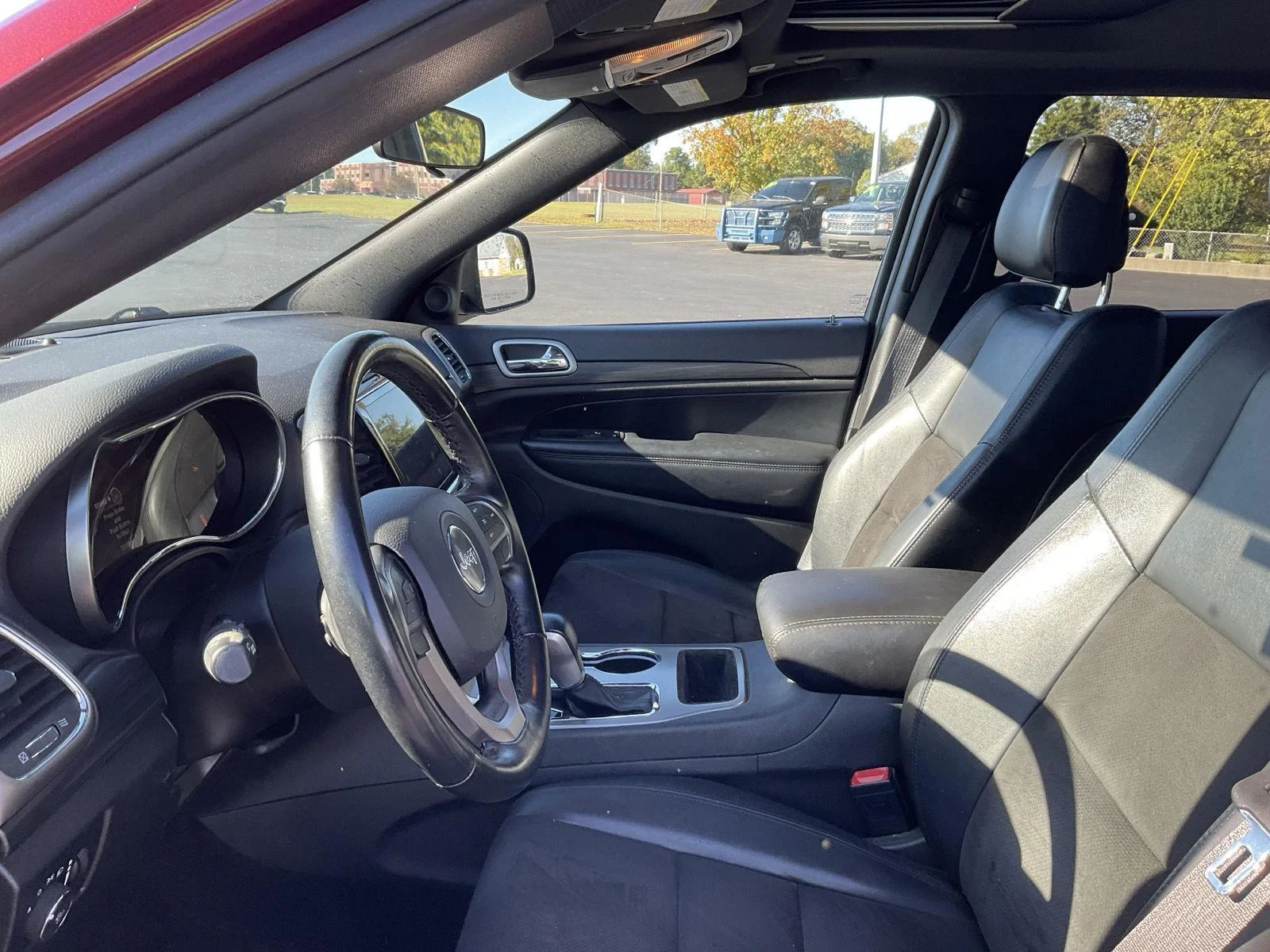 Used 2021 Velvet Red Pearlcoat Jeep Laredo X image 9