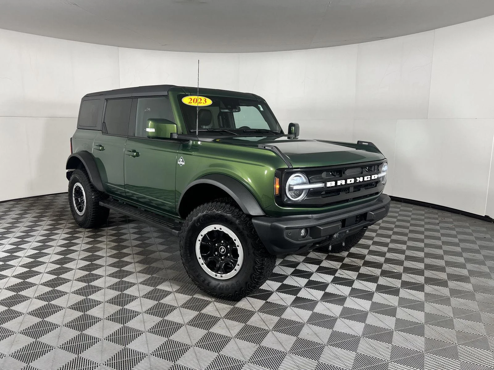 Used 2023 Eruption Green Ford Outer Banks image 41