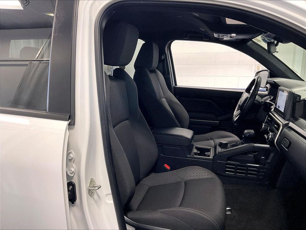 Used 2025 White Toyota SR5 image 11