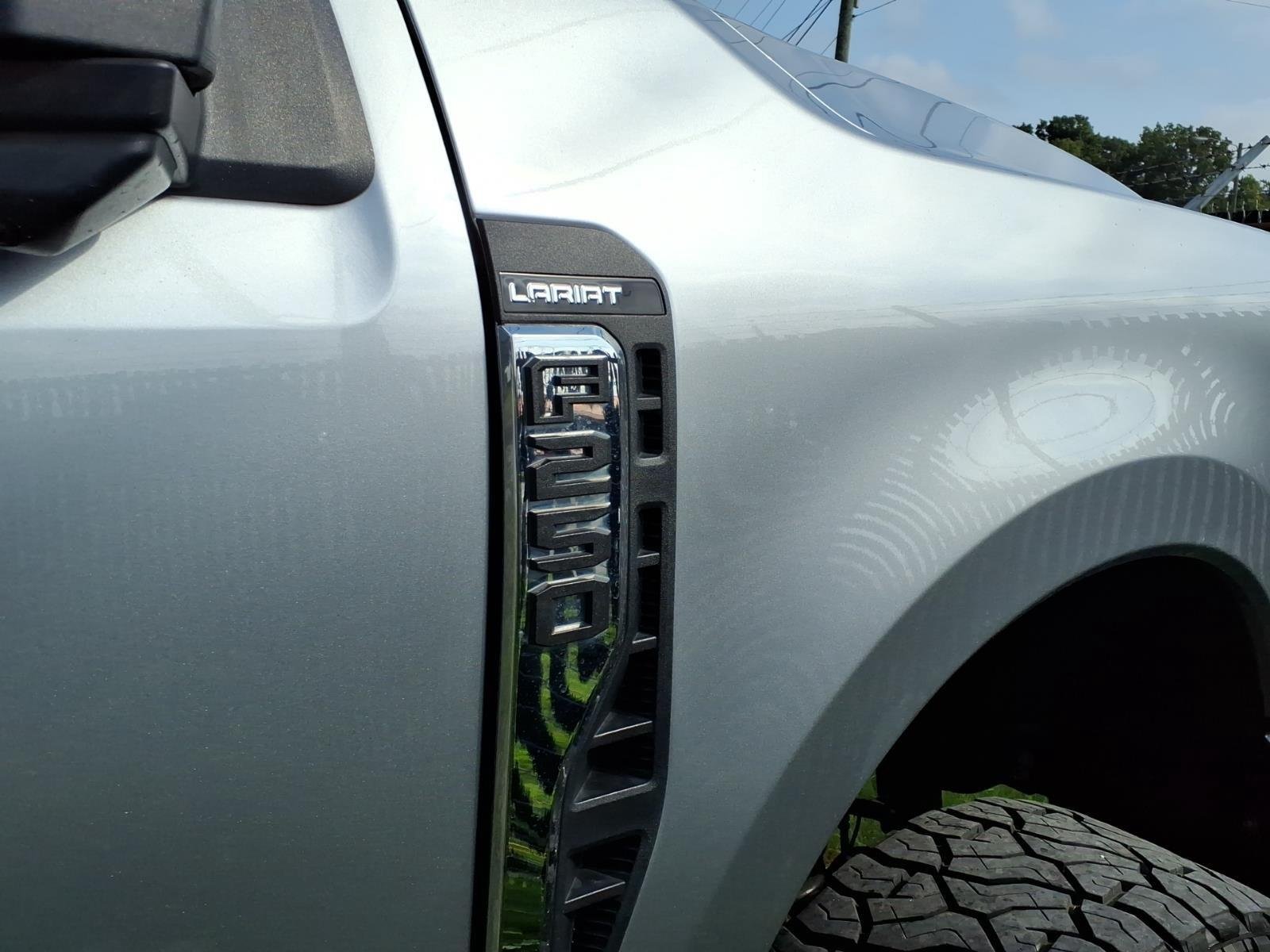 Used 2024 Iconic Silver Metallic Ford LARIAT image 6