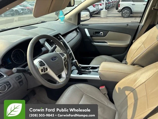 Used 2011 White Ford Limited image 9