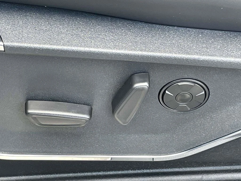 New 2026 Gray Ford Platinum image 14