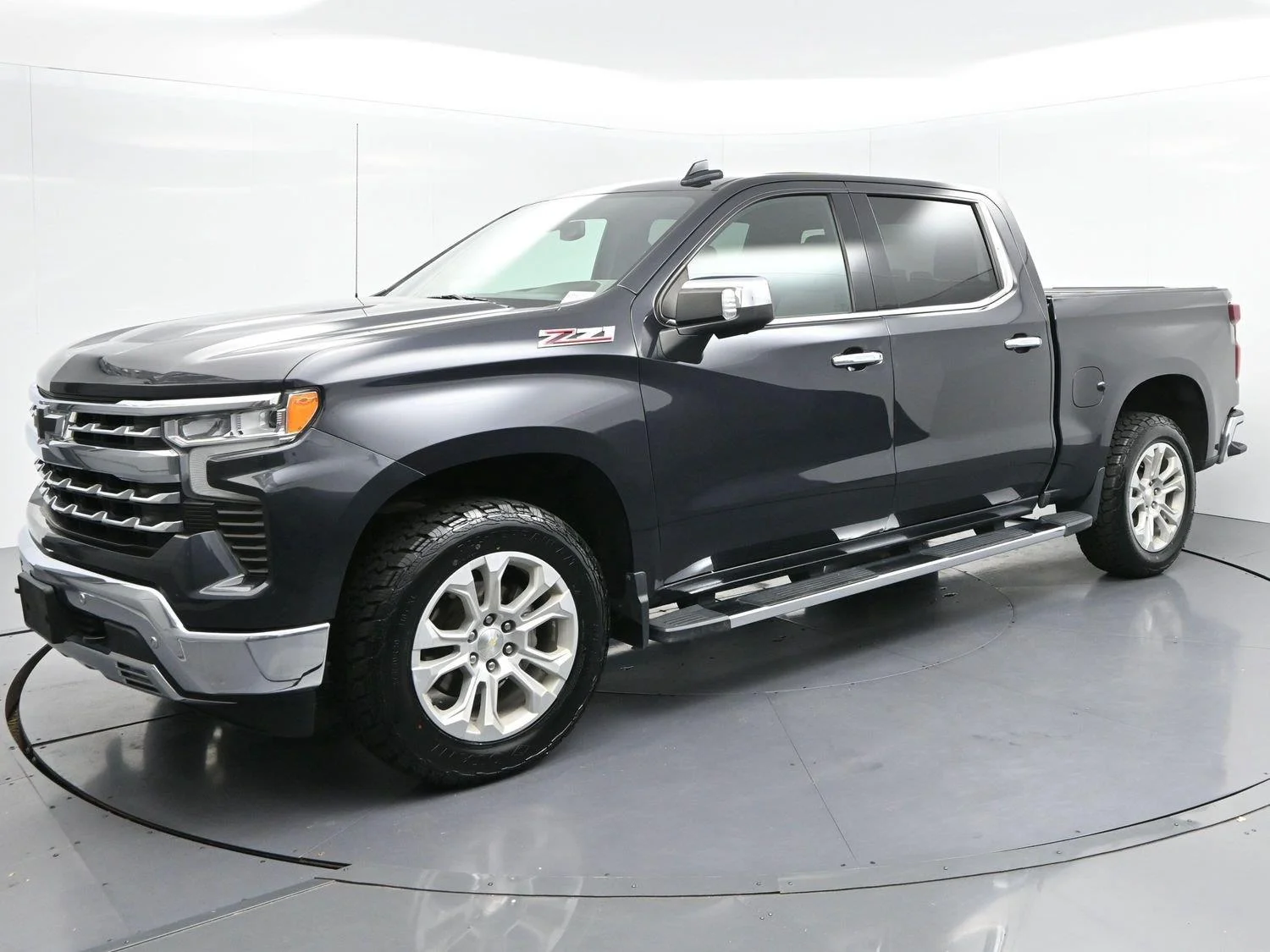 Used 2022 Dark Ash Metallic Chevrolet LTZ image 3